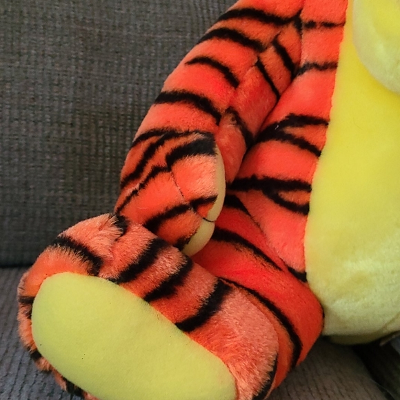 Vintage Tigger Plush - Picture 3 of 7